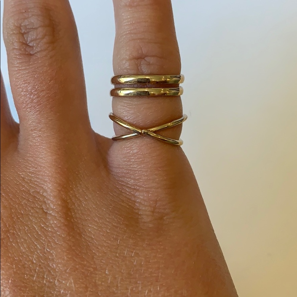 19 Gold Colored Rings - Picture 4 of 9